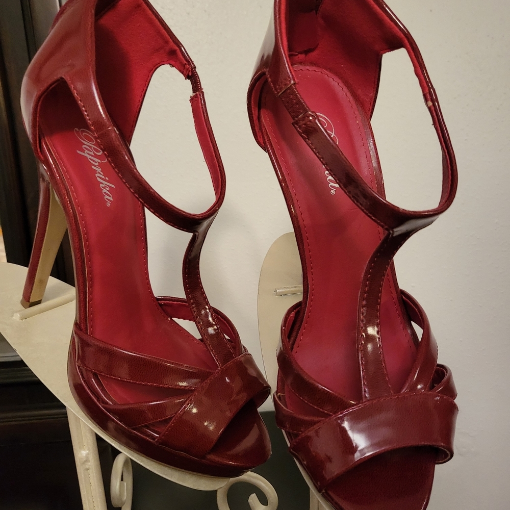 RED STRAPPY SPECIAL - Picture 2 of 7